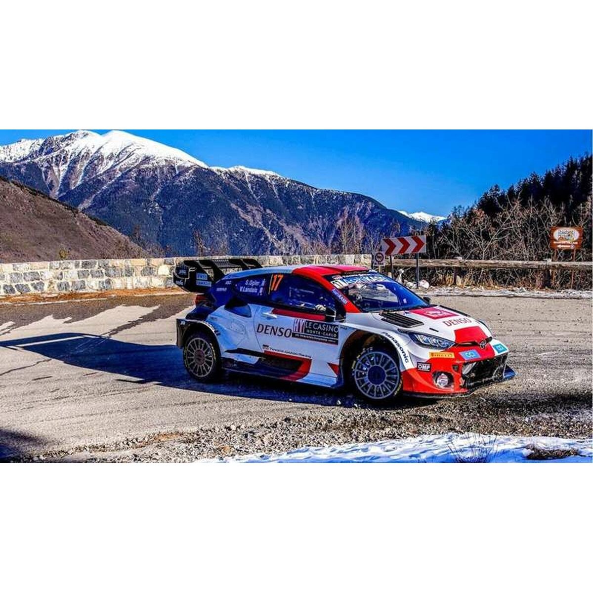 Машинка на радиоуправлении Toyota Yaris WRC