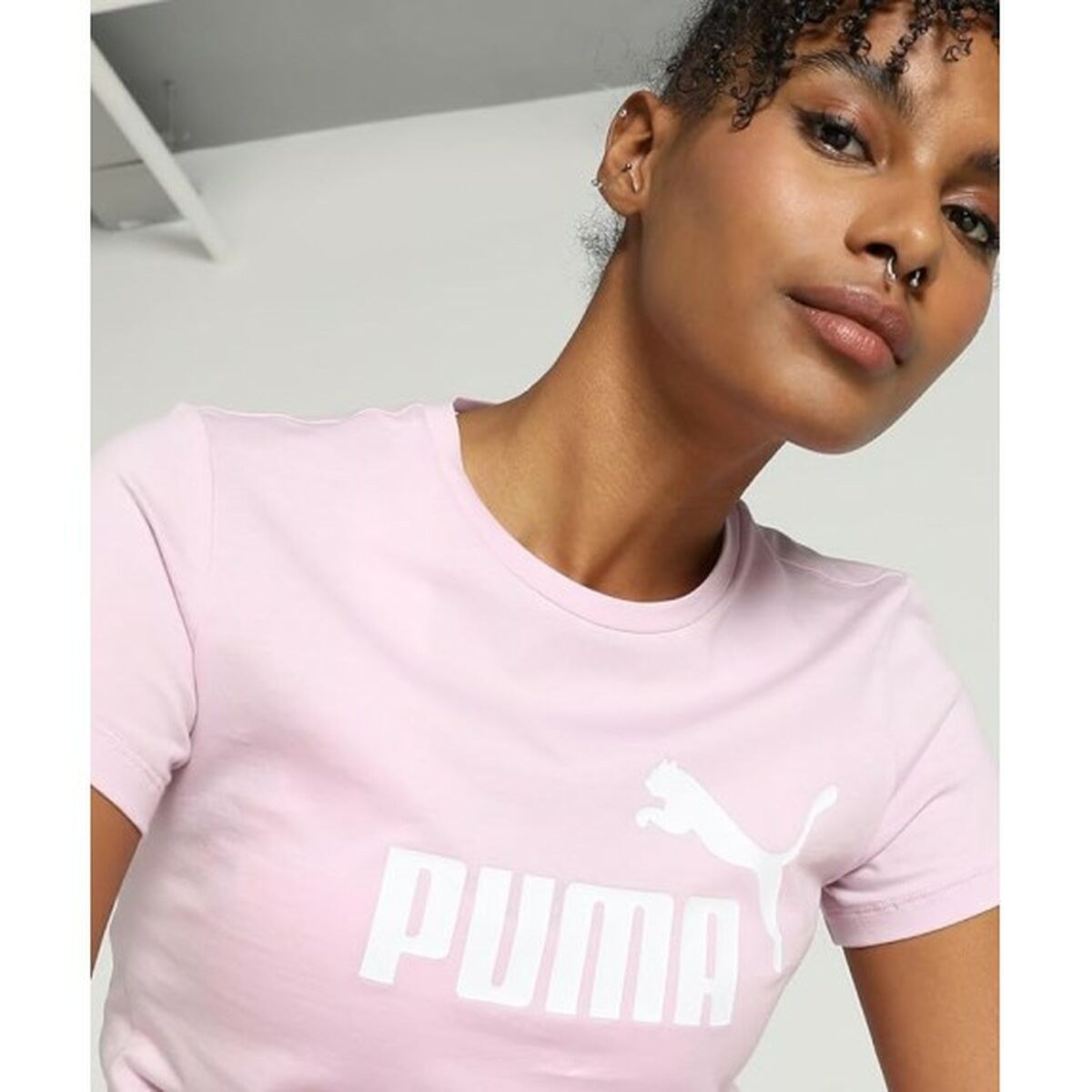 Women’s Short Sleeve T-Shirt ESS LOGO TEE 586775 60 Pink