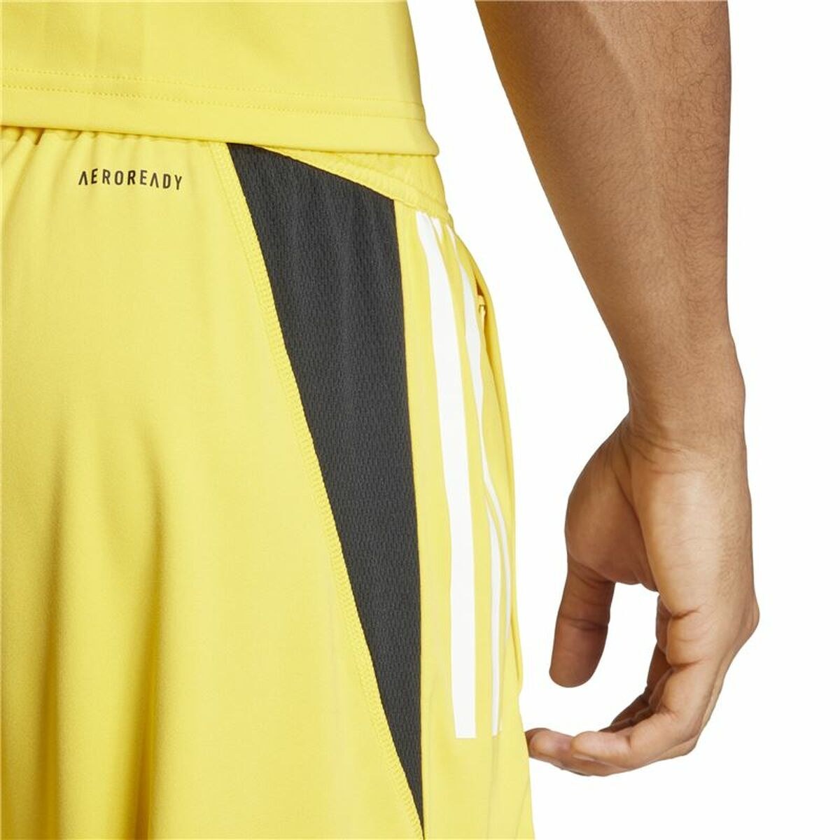 Спортивные шорты Juventus Жёлтый