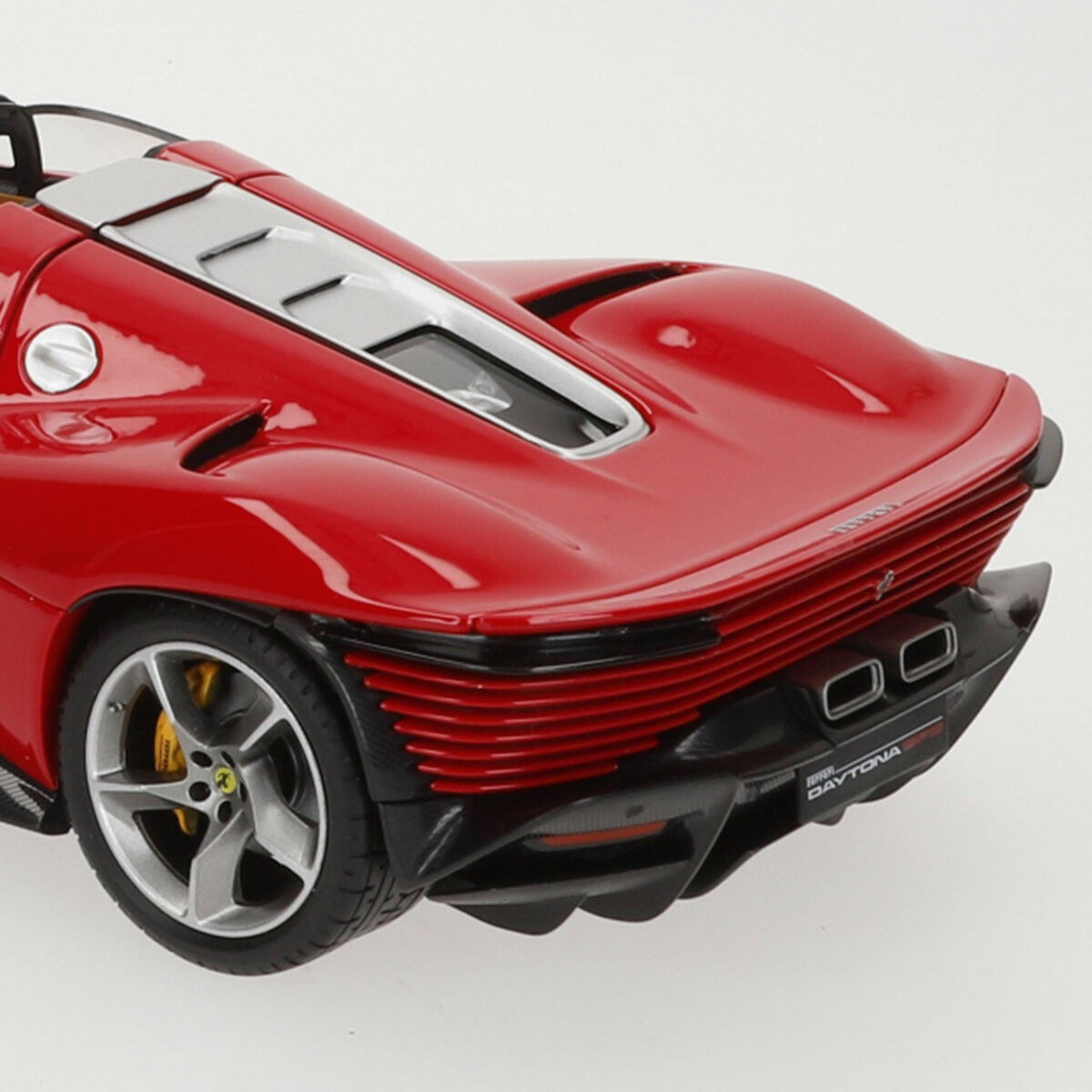 Автомобиль Ferrari Daytona SP 1:18