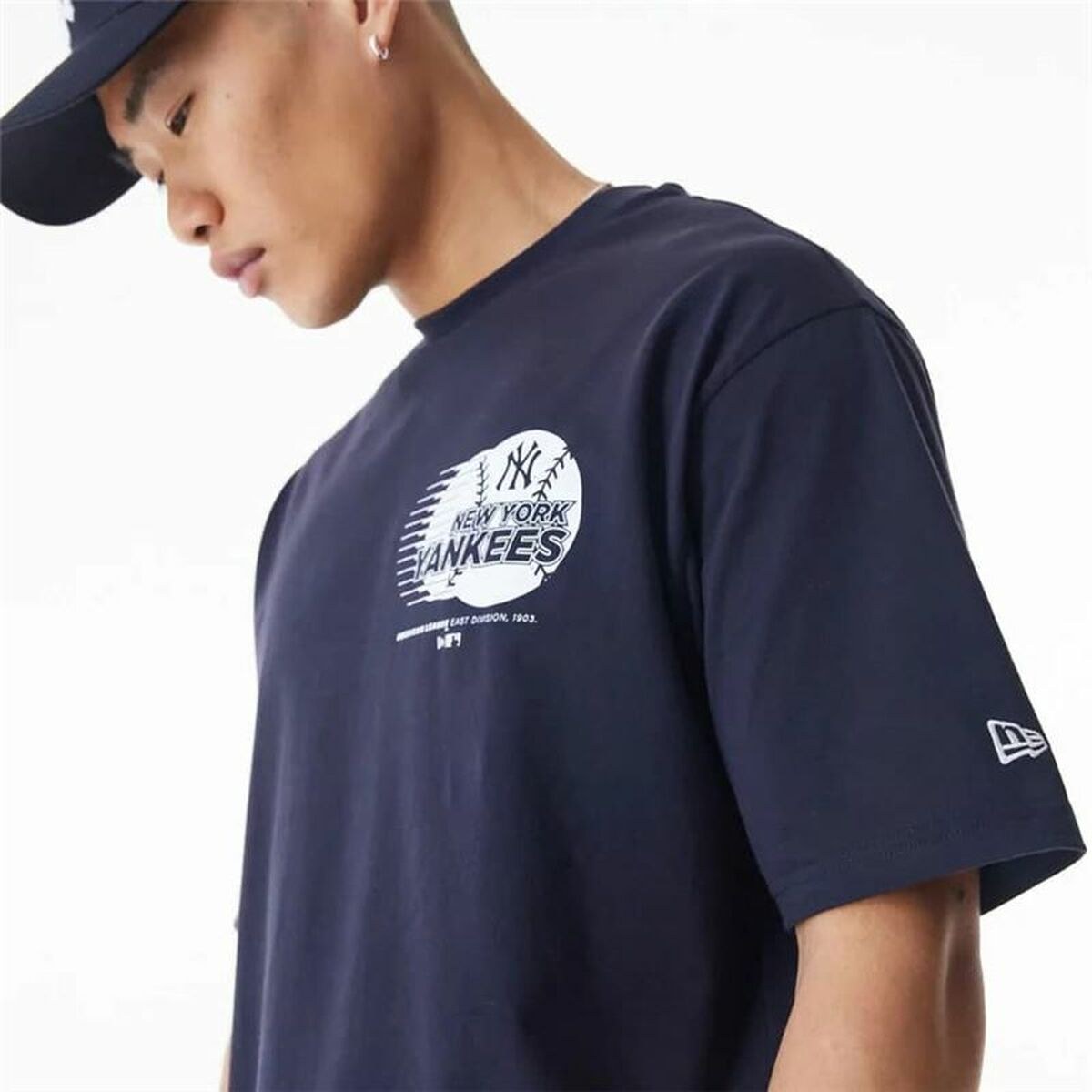 Men’s Short Sleeve T-Shirt BASEBALL GRPHIC OS New York Yankees