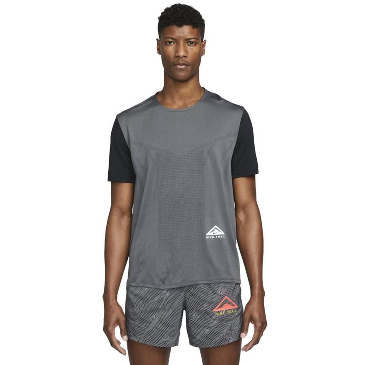 Men’s Short Sleeve T-Shirt Dri-FIT Rise 365 Dark grey