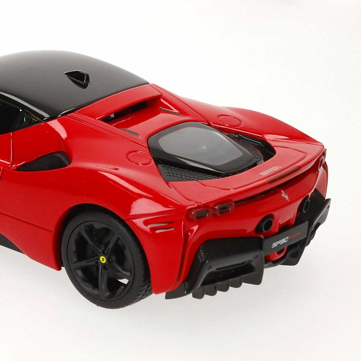 Автомобиль Ferrari SF90 Stradale 1:18