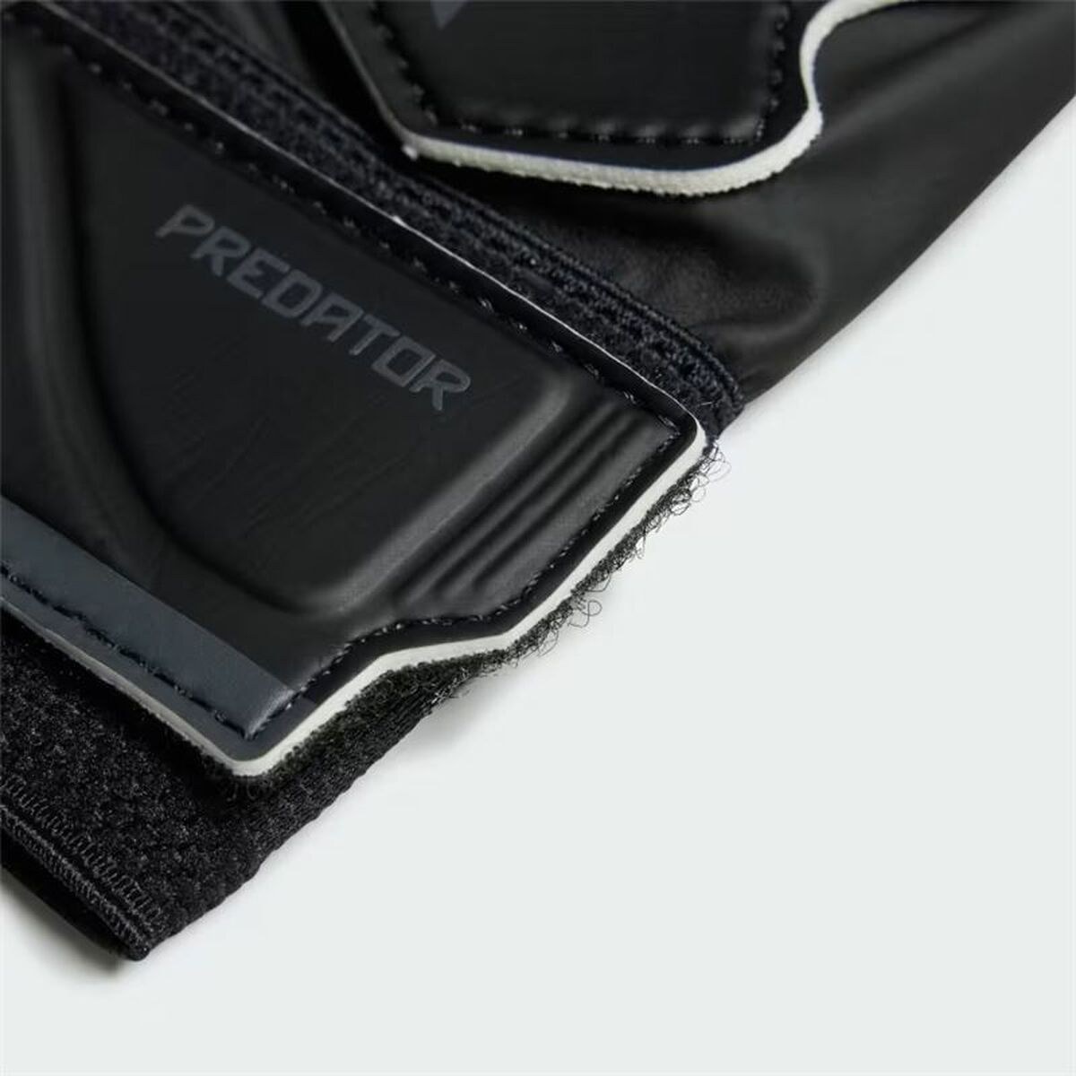 Children's Goalkeeper Gloves Predator Training Black